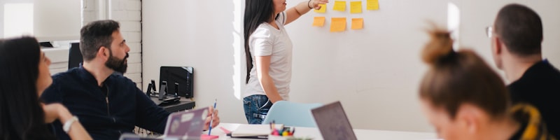 雨燕足球机构背书与官方资质认证展示